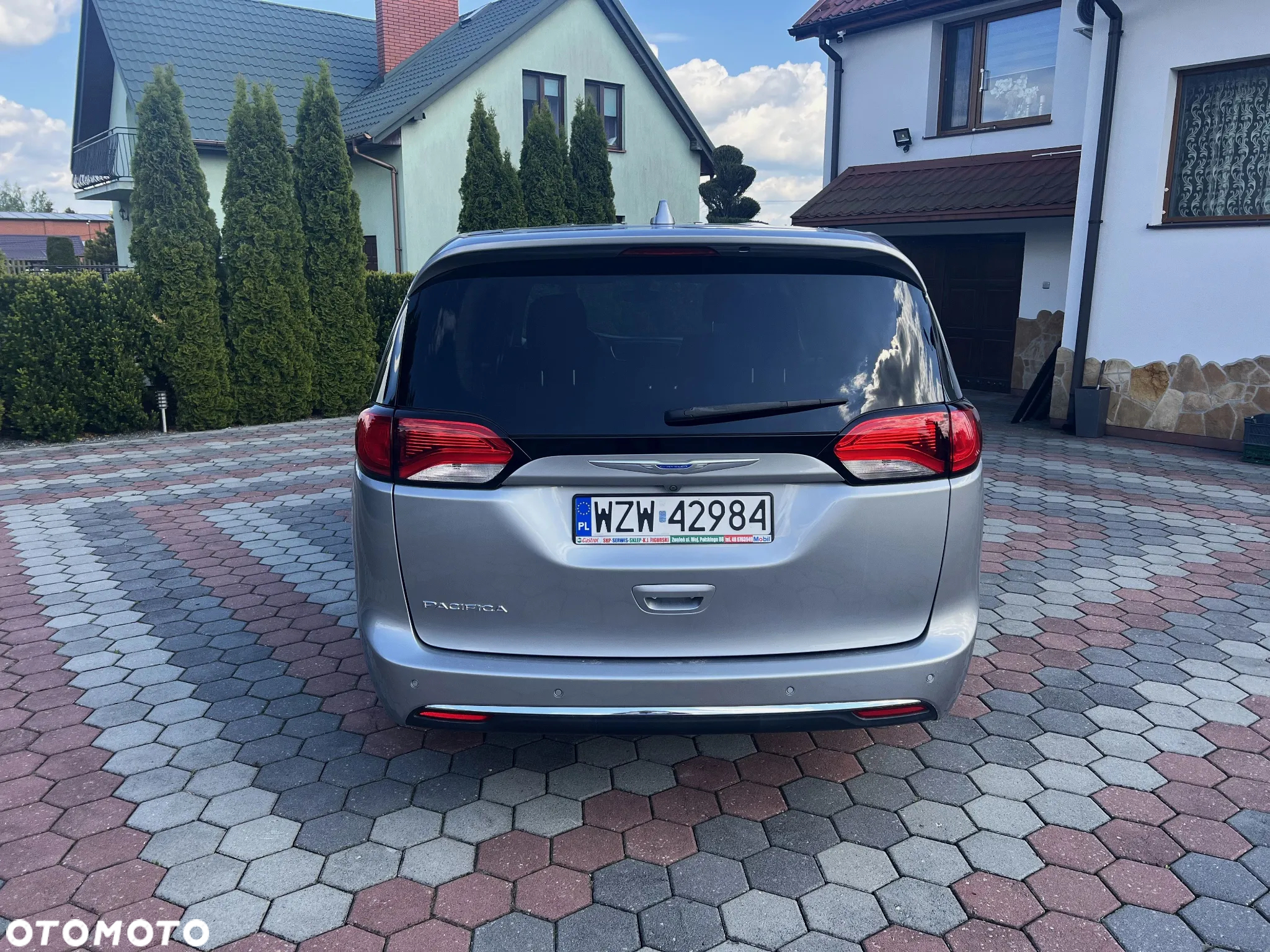 Chrysler Pacifica - 6