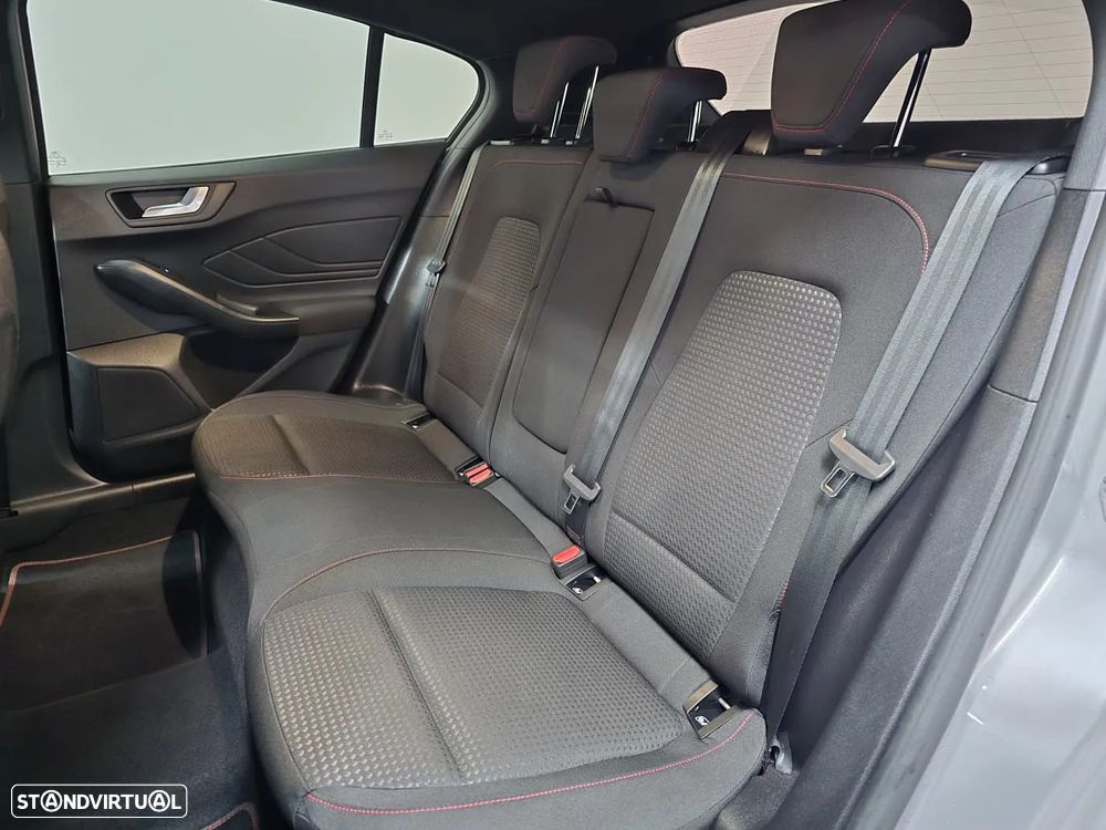 Ford Focus 1.0 EcoBoost MHEV ST-Line - 15