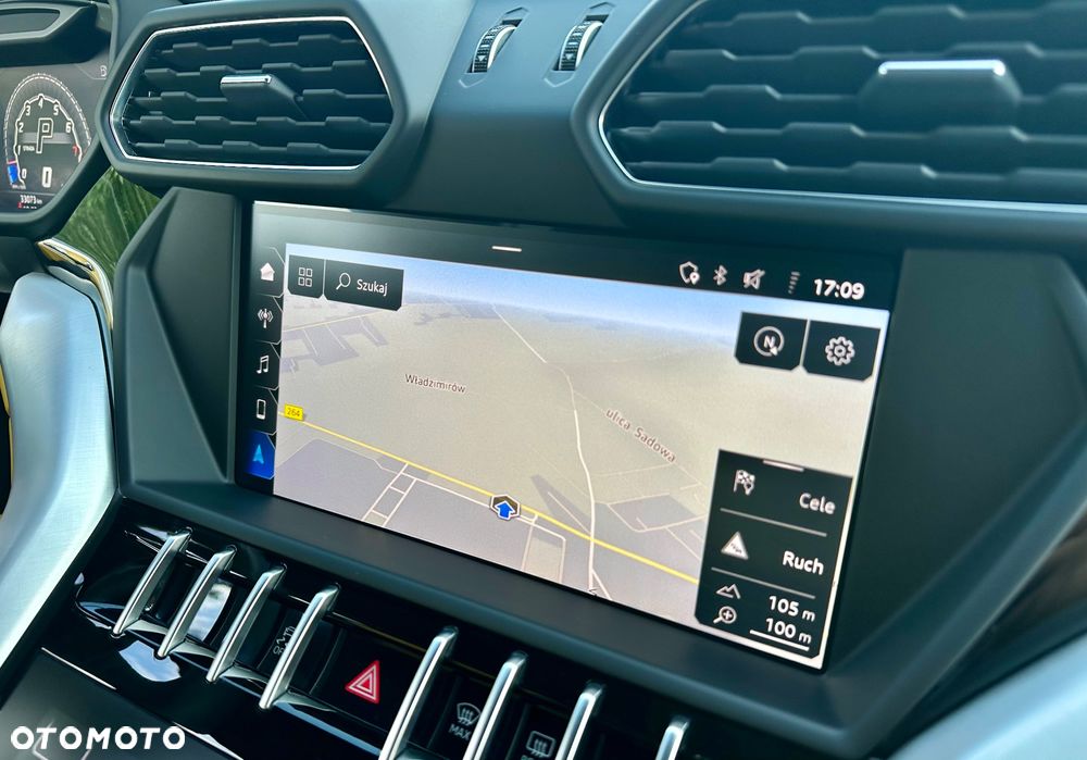 Lamborghini Urus - 38