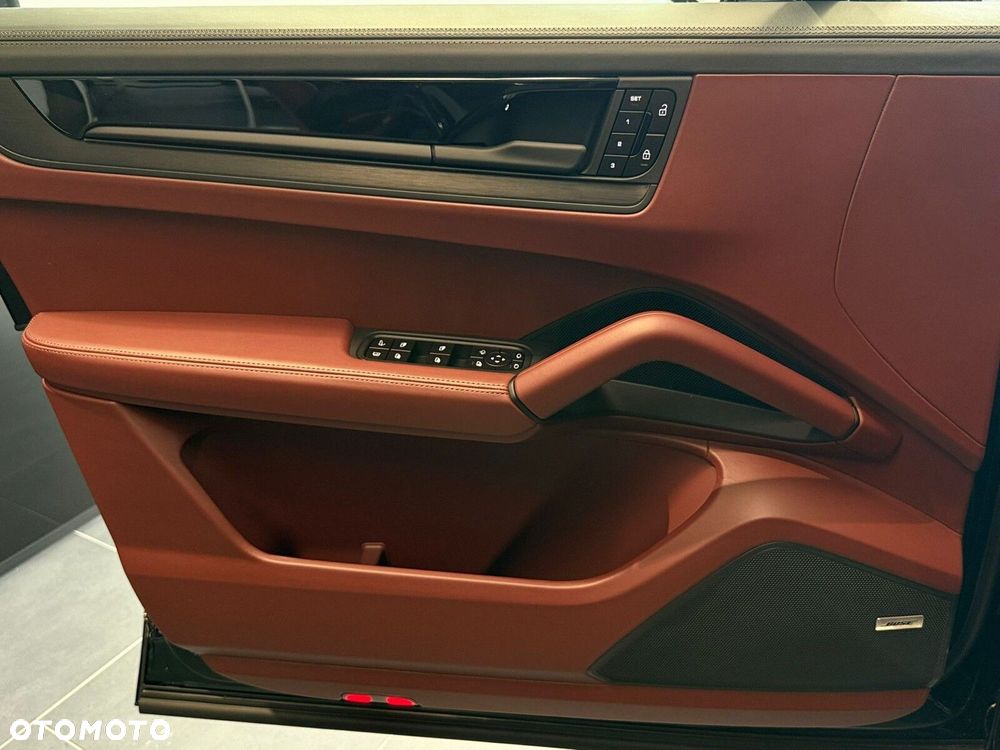 Porsche Cayenne - 14