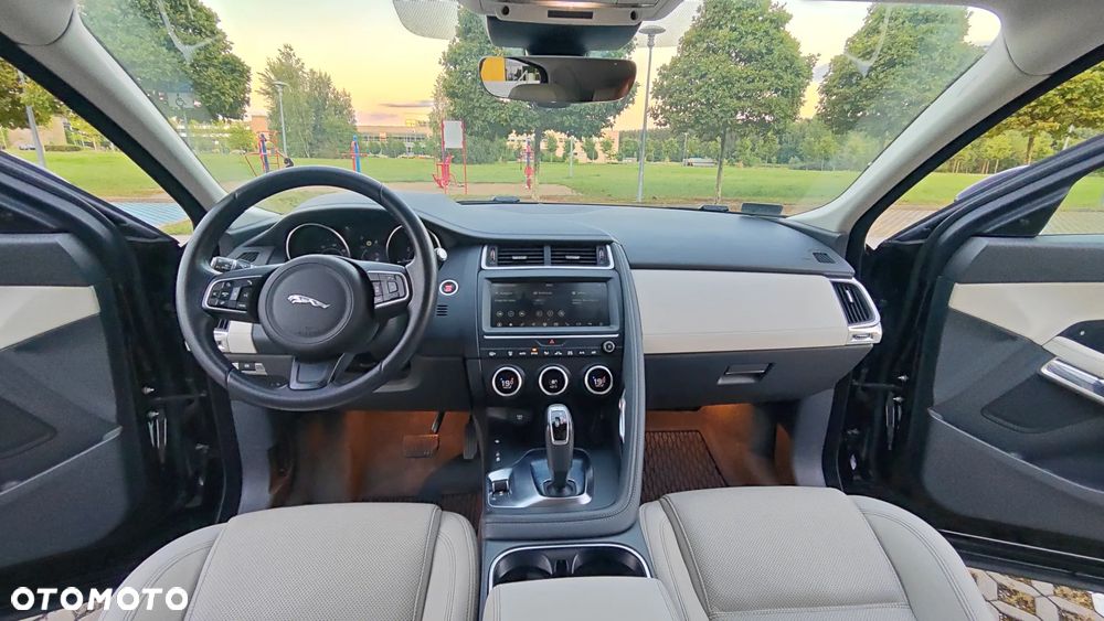 Jaguar E-Pace 2.0 i4D AWD - 11