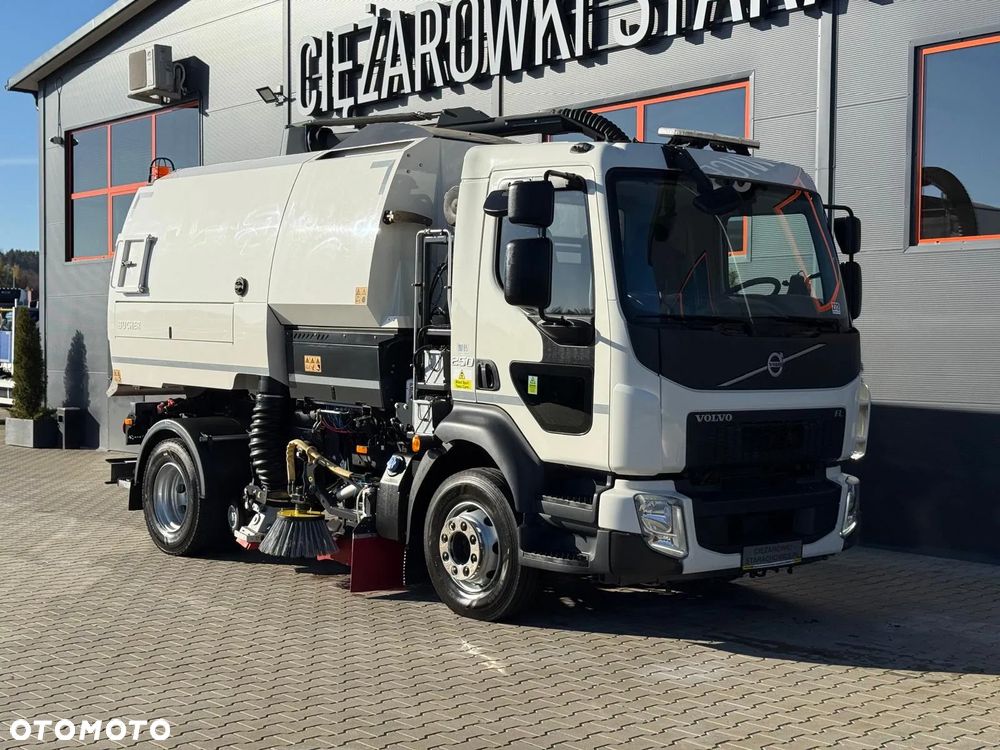 Volvo FL 15.250 Euro 6 // zamiatarka JOHNSTON VT652 //  BUCHER // odkurzacz , polewaczka - 11