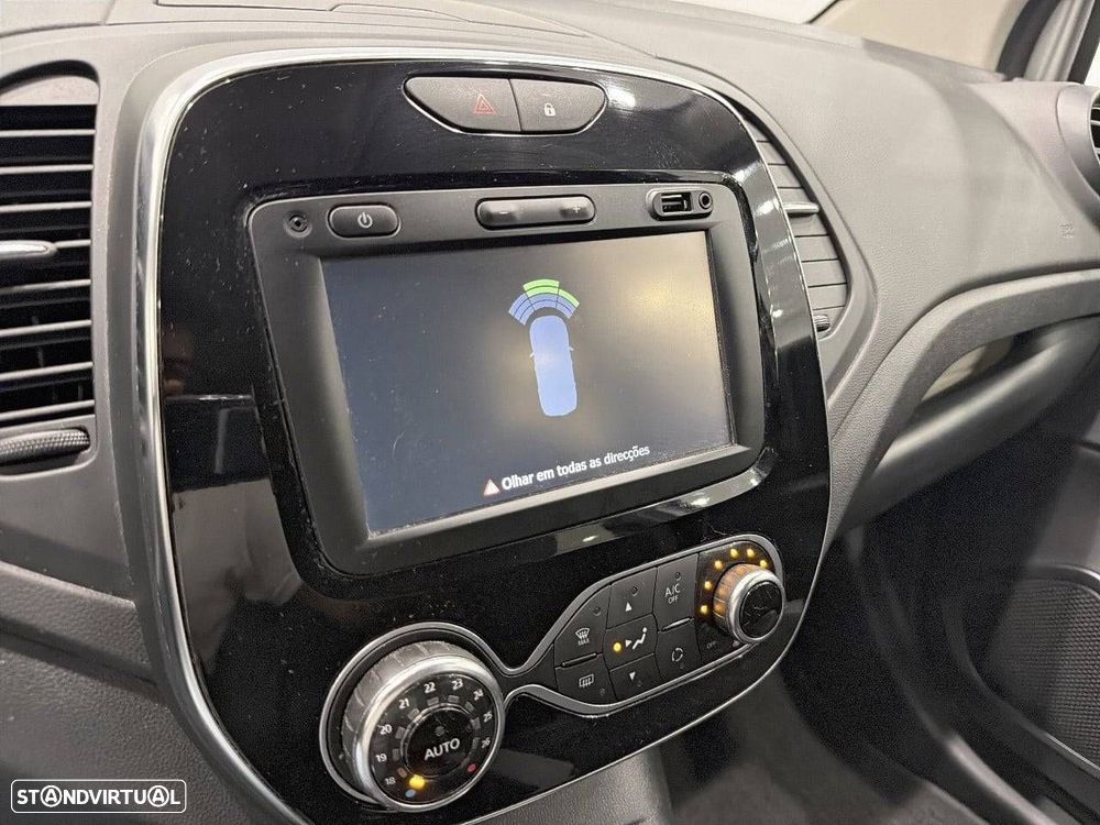 Renault Captur 1.5 dCi Exclusive XMOD - 17