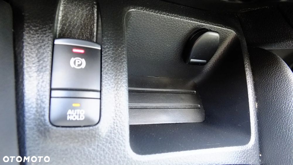 Nissan Qashqai 1.3 DIG-T N-Connecta - 25