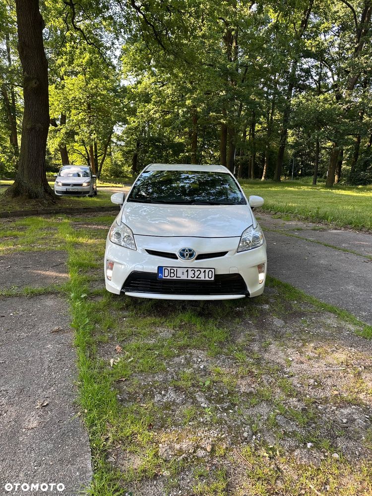 Toyota Prius (Hybrid) - 3