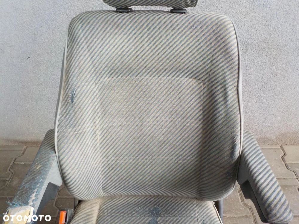 VW T4 FOTEL SIEDZENIE KIEROWCY Z PODŁOKIETNIKAMI - 4