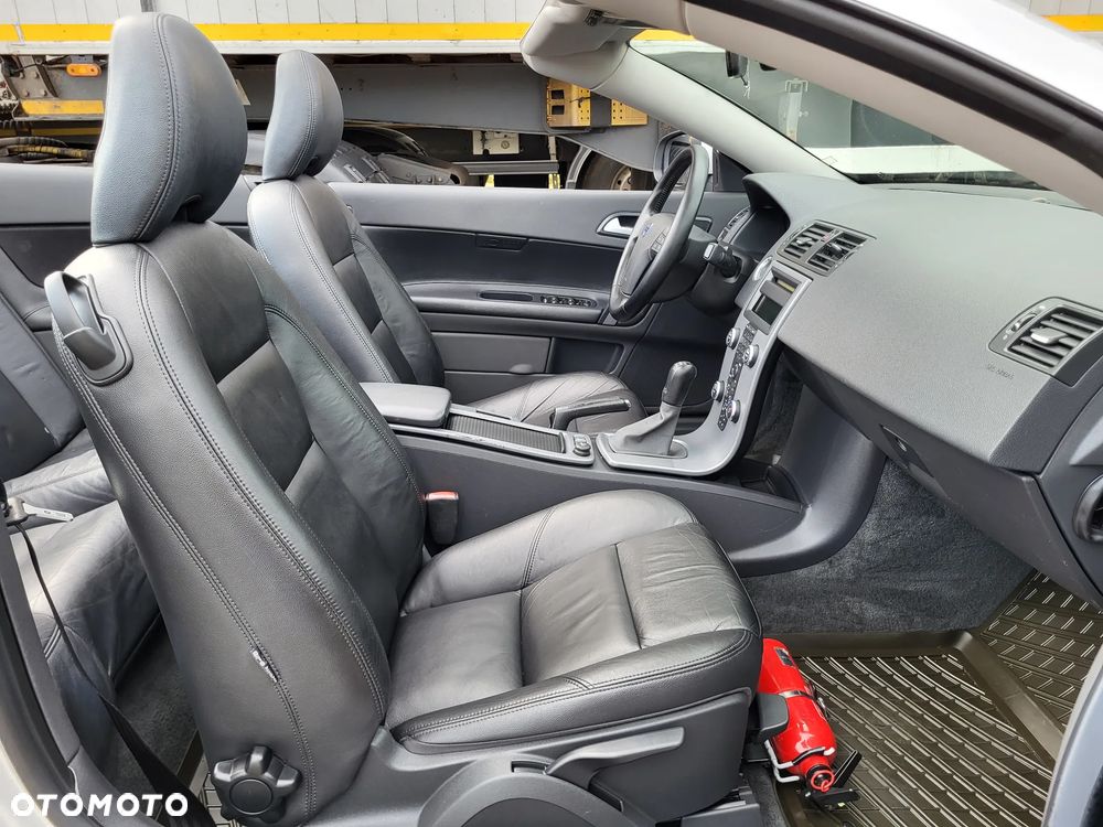 Volvo C70 2.0D Momentum - 34