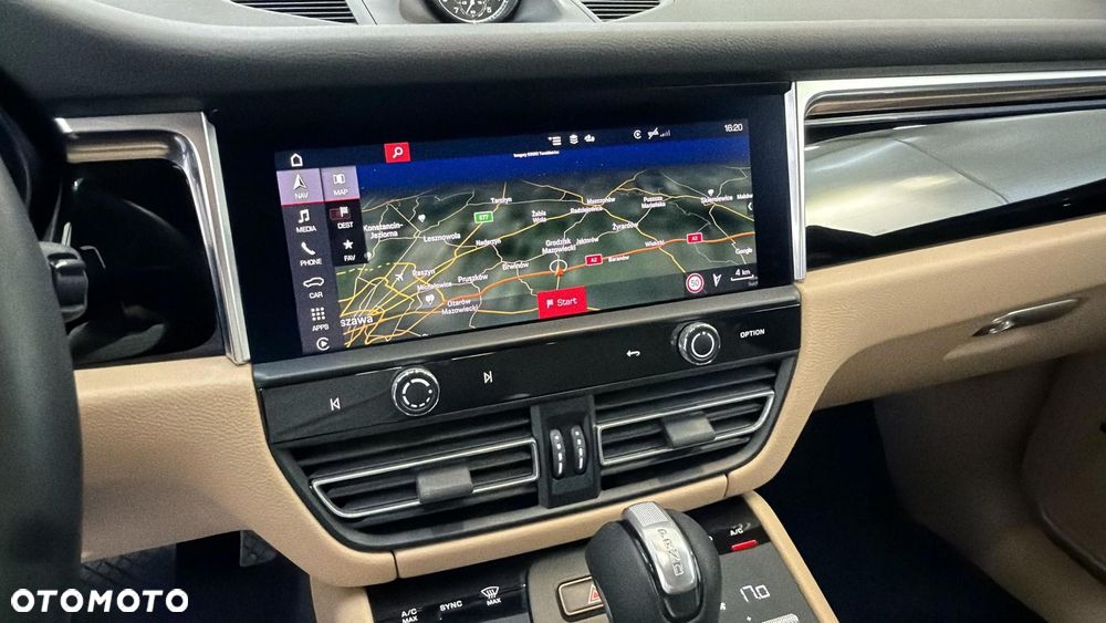 Porsche Macan - 28
