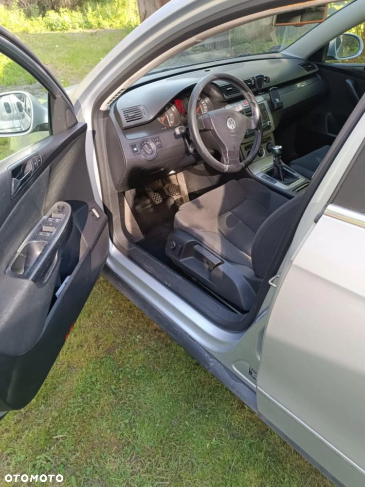 Volkswagen Passat 1.9 TDI Comfortline - 5