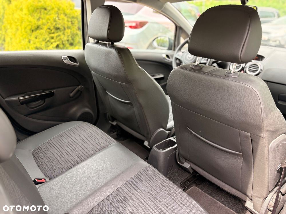 Opel Corsa 1.2 16V Essentia - 20
