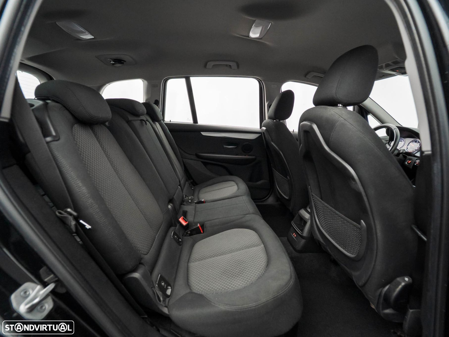 BMW 216 Gran Tourer d Auto - 35