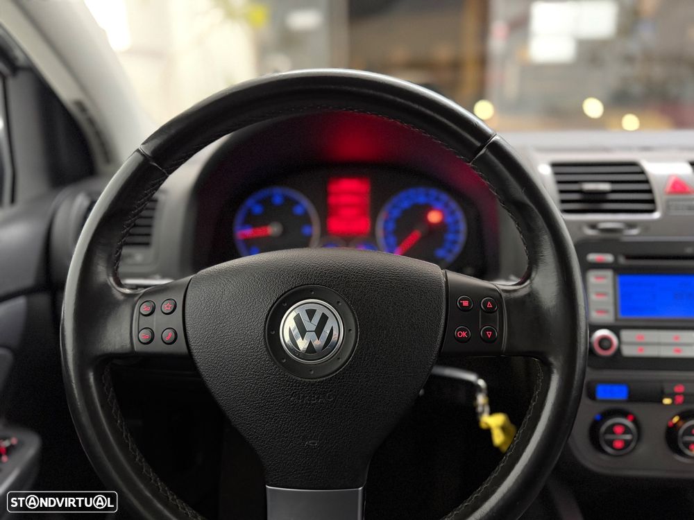 VW Golf 1.9 TDi BlueM. Trend. AC - 17