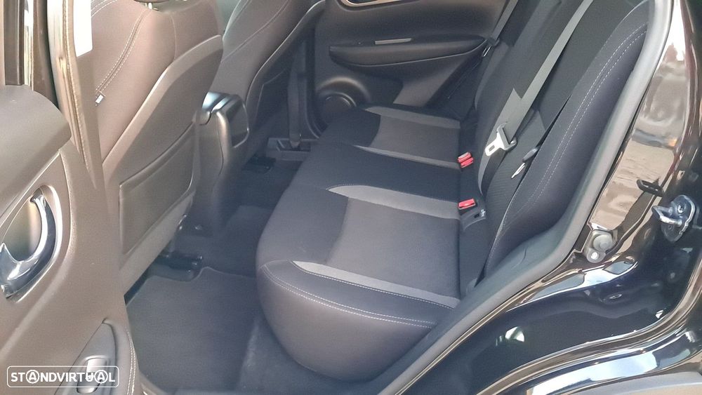 Nissan Qashqai 1.5 dCi N-Connecta - 23