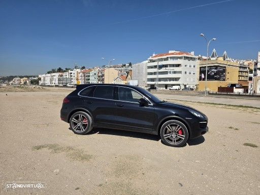 Porsche Cayenne Turbo Tiptronic S - 9