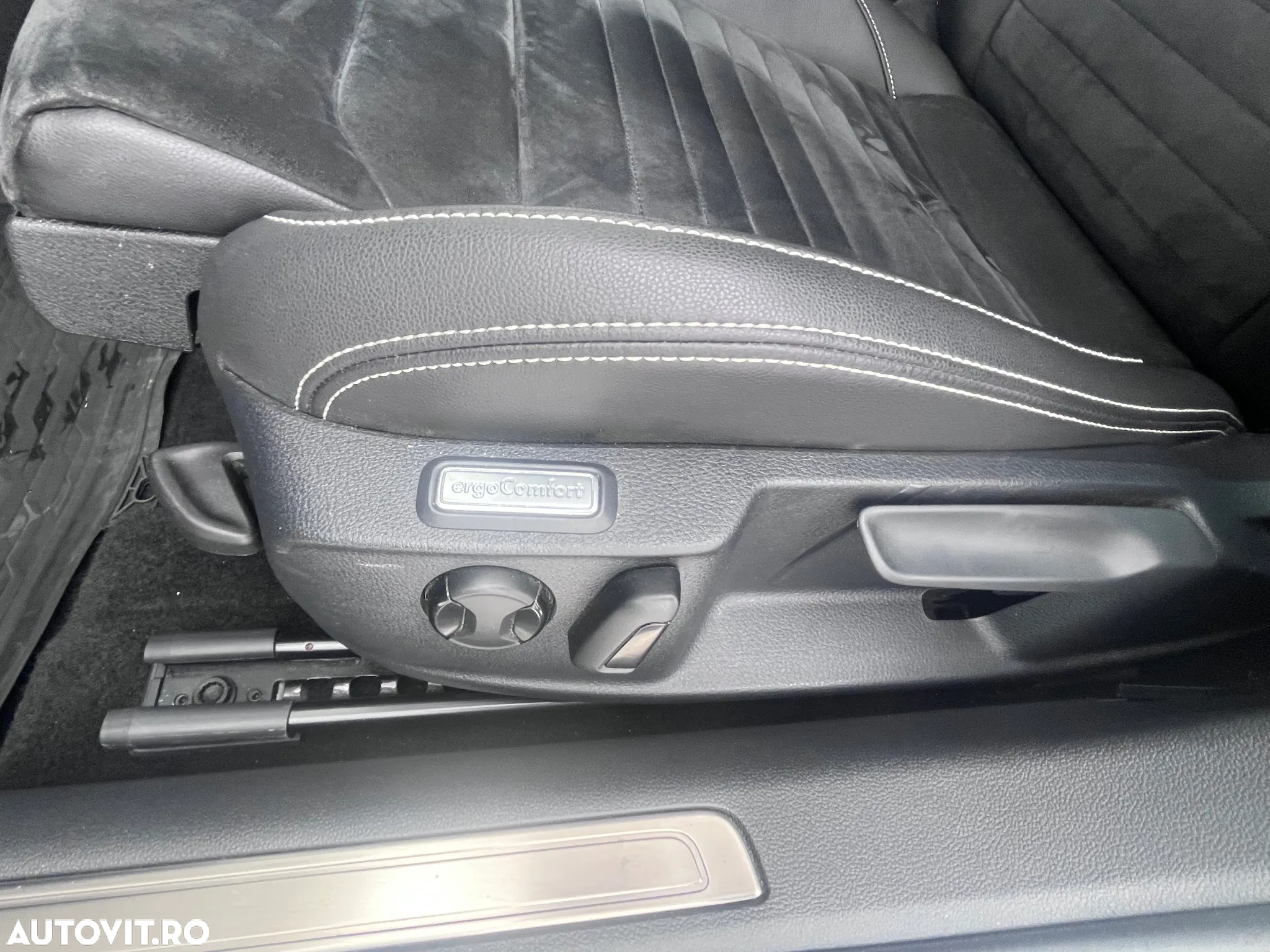 Volkswagen Passat 2.0 TDI DSG Highline - 11