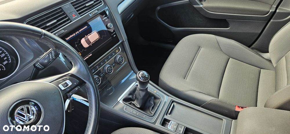 Volkswagen Golf - 29