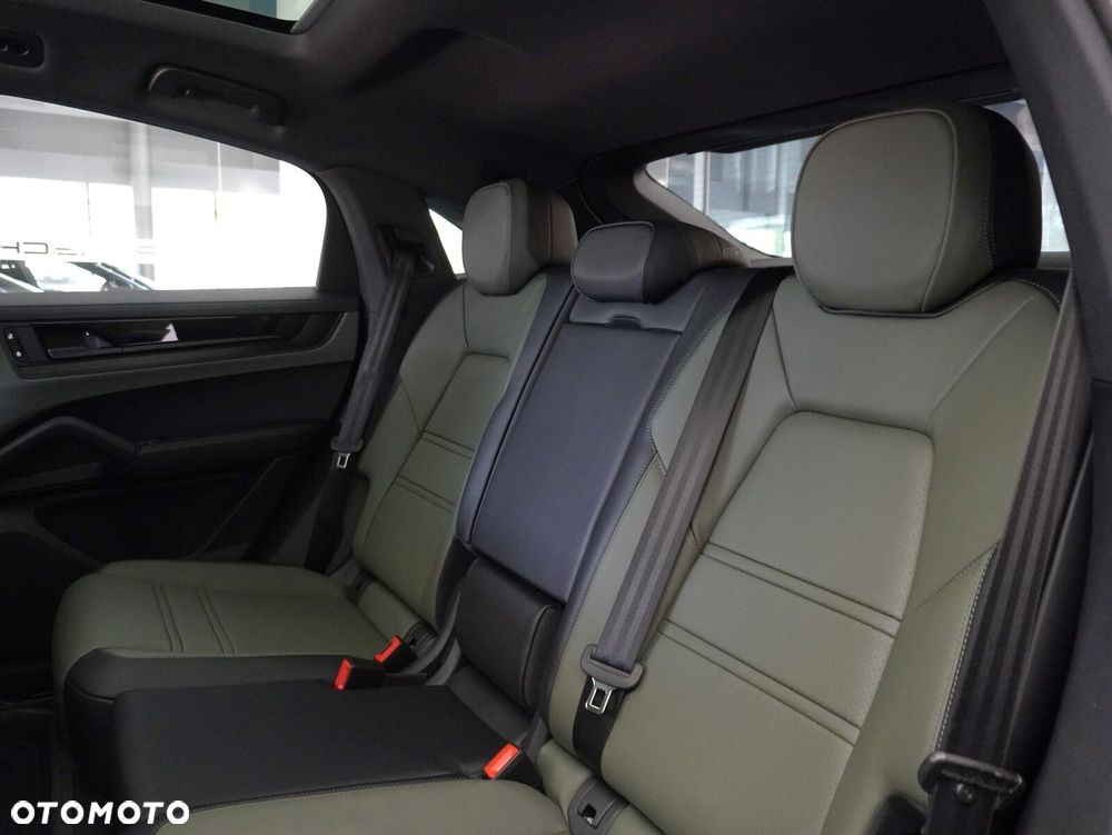 Porsche Cayenne E-Hybrid PHEV Black Edition - 35