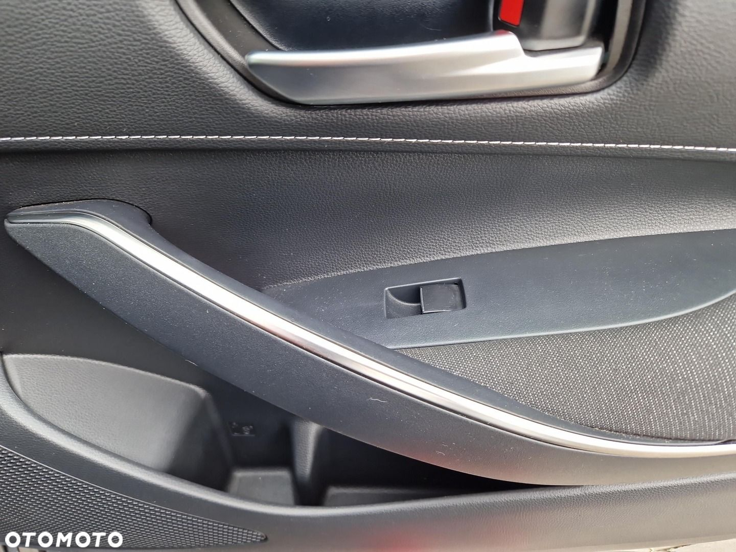 Toyota Corolla 1.8 Hybrid Comfort - 28