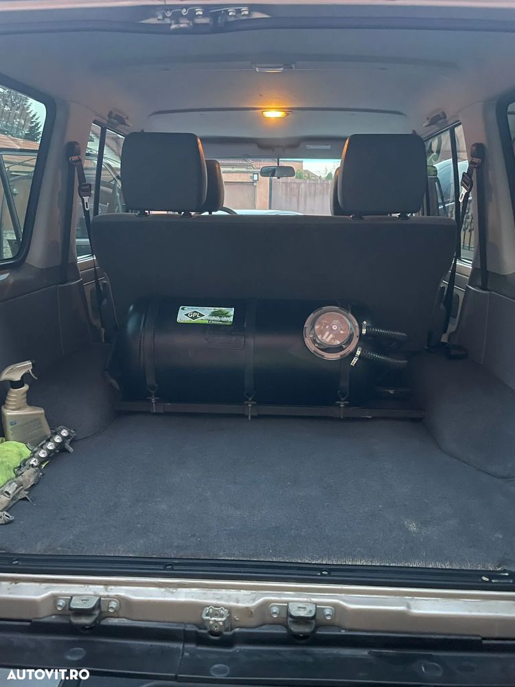 Toyota Land Cruiser - 7
