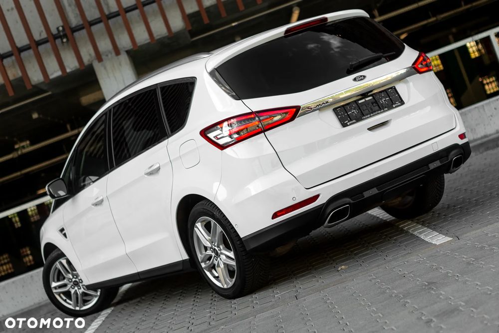 Ford S-Max - 17