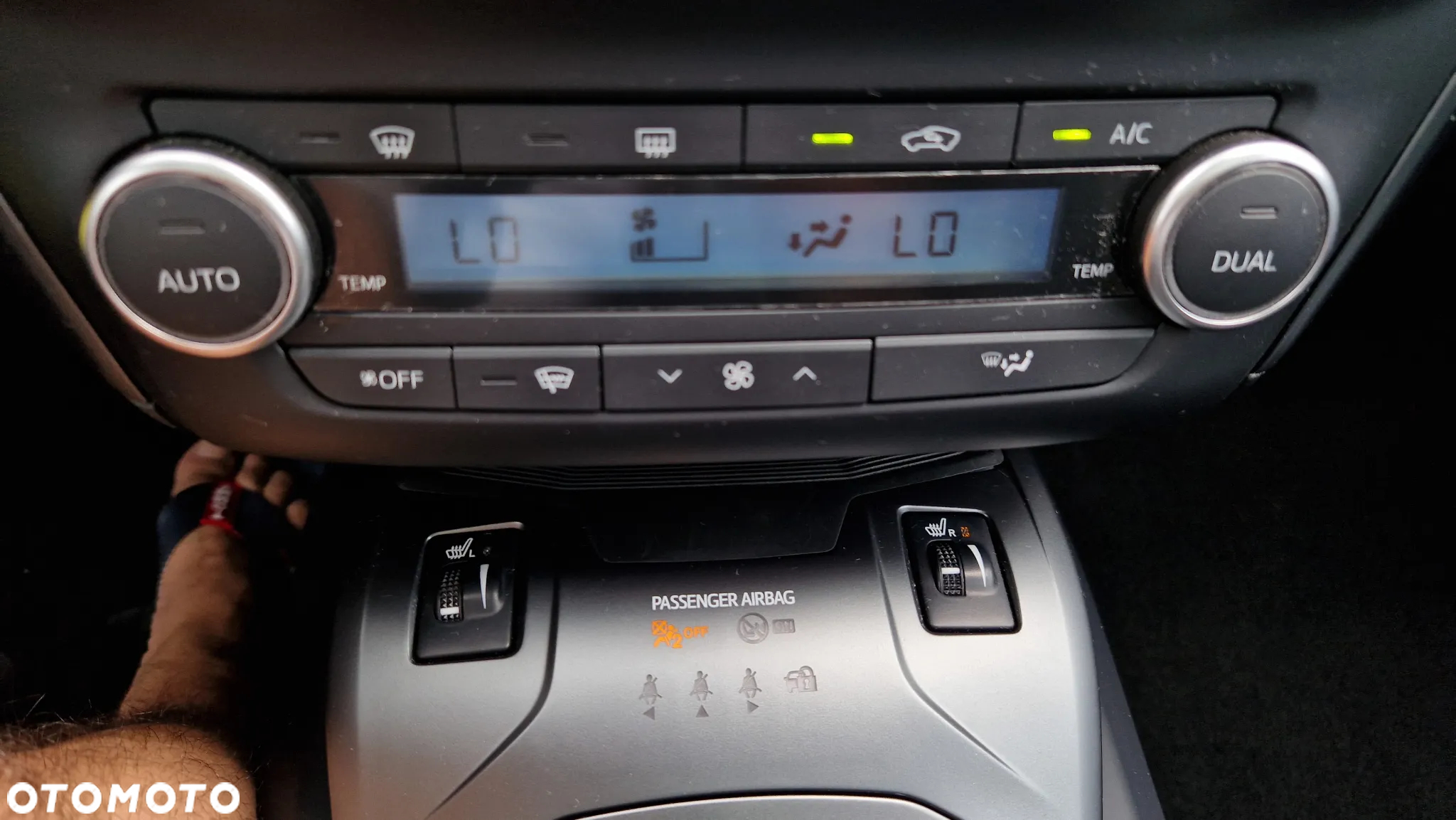 Toyota Avensis 2.0 D-4D Premium - 16