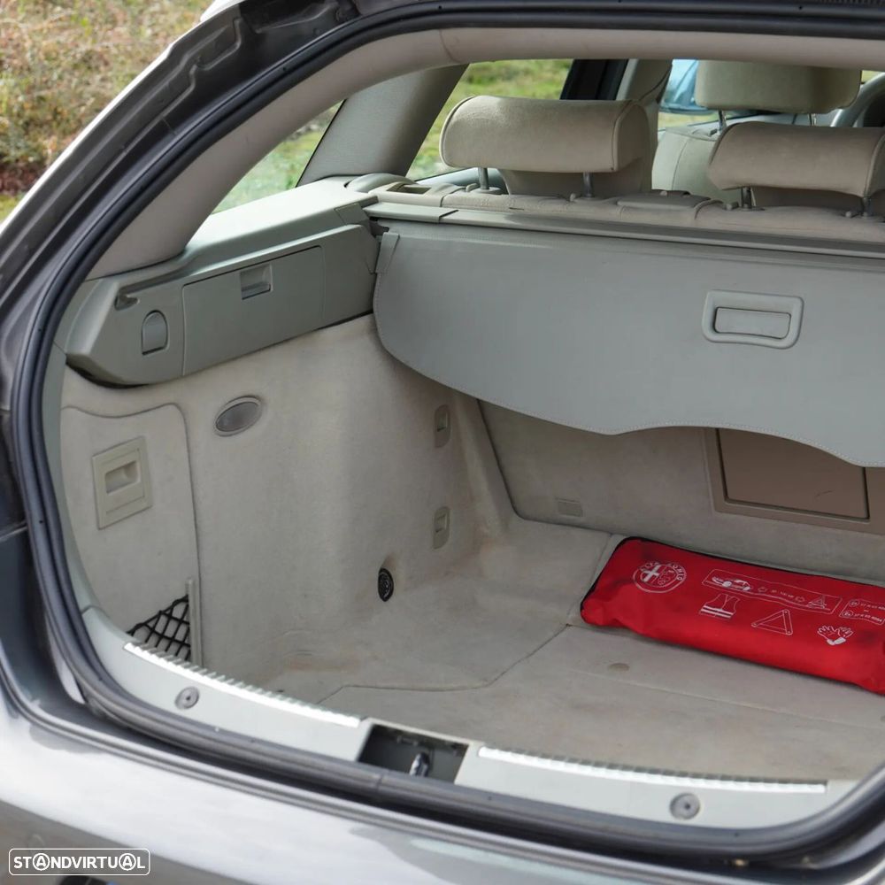 Alfa Romeo 159 Sportwagon 1.9 JTDm 16V Sportiva - 25