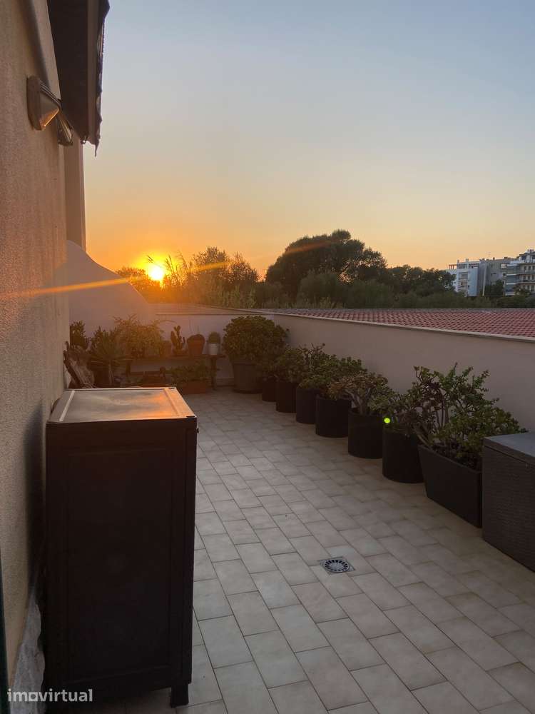 T2 terraço e jardim priv., cond. fechado, Garagem 2 carros, Arrecação - Grande imagem: 4/23
