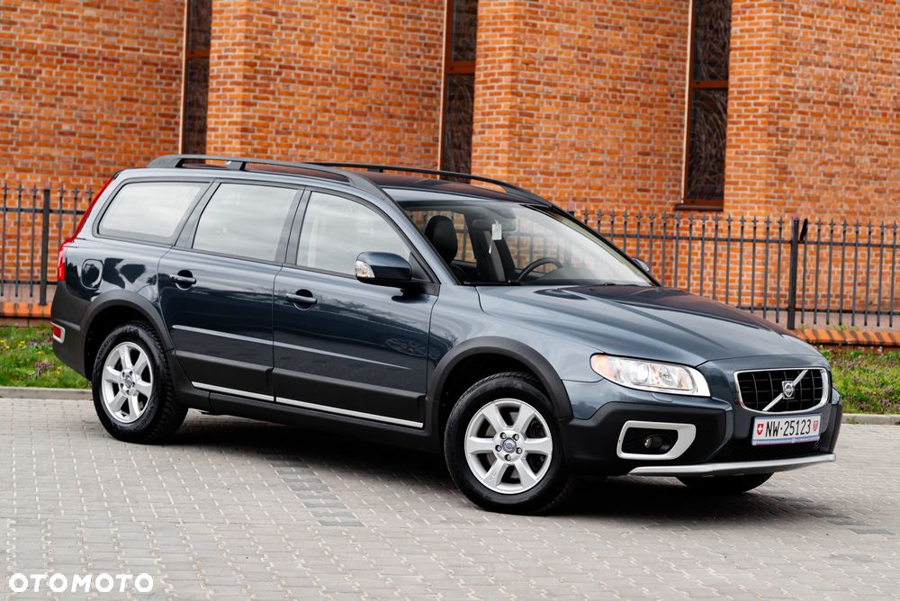 Volvo XC 70 D5 AWD Momentum - 3