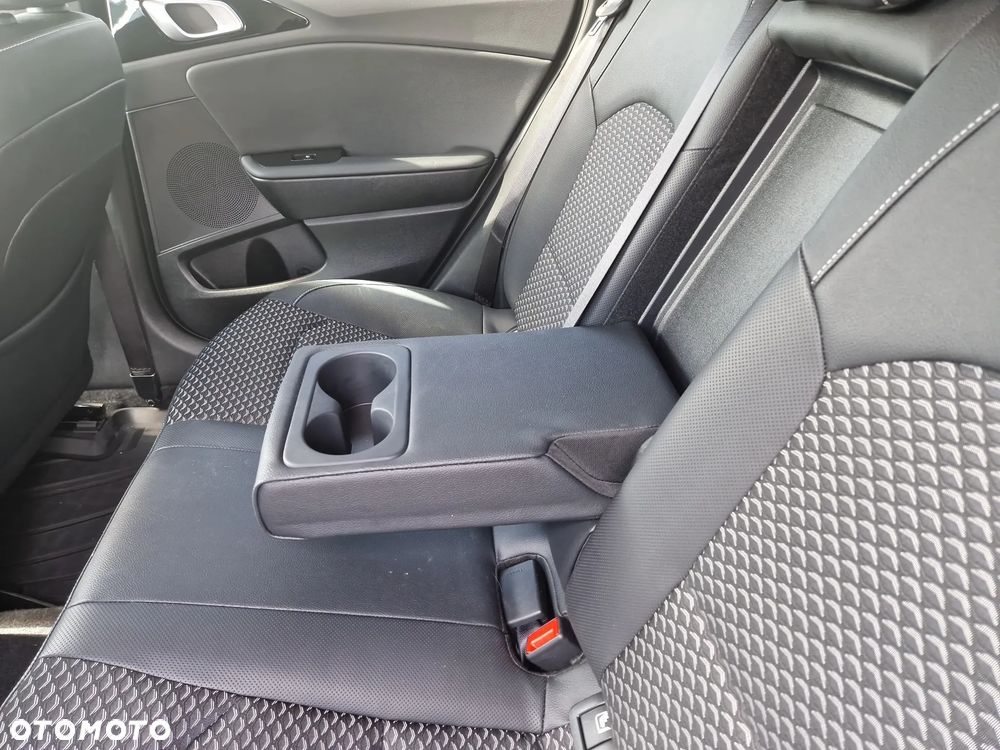 Kia Ceed 1.5 T-GDI Tribute DCT - 17