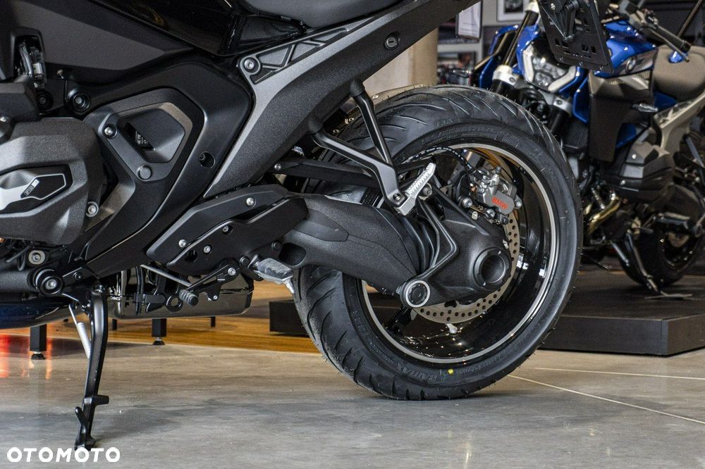 BMW R - 8