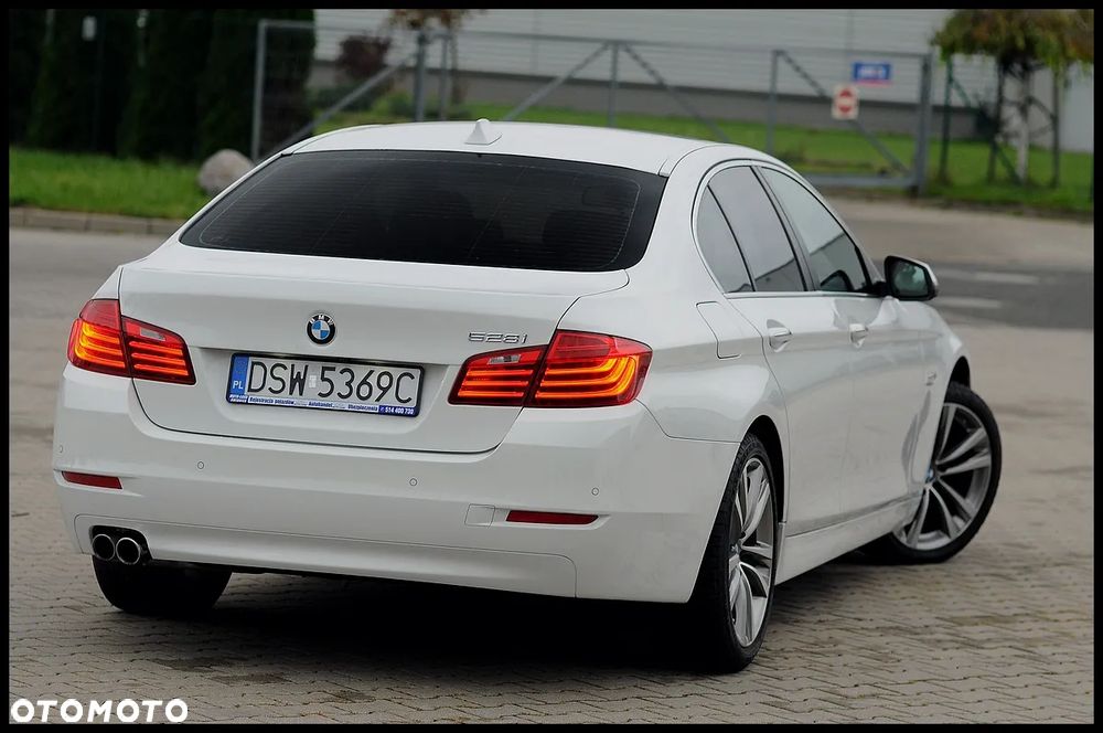 BMW Seria 5 528i - 17