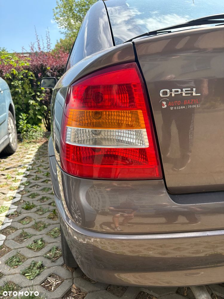 Opel Astra 1.6 - 4