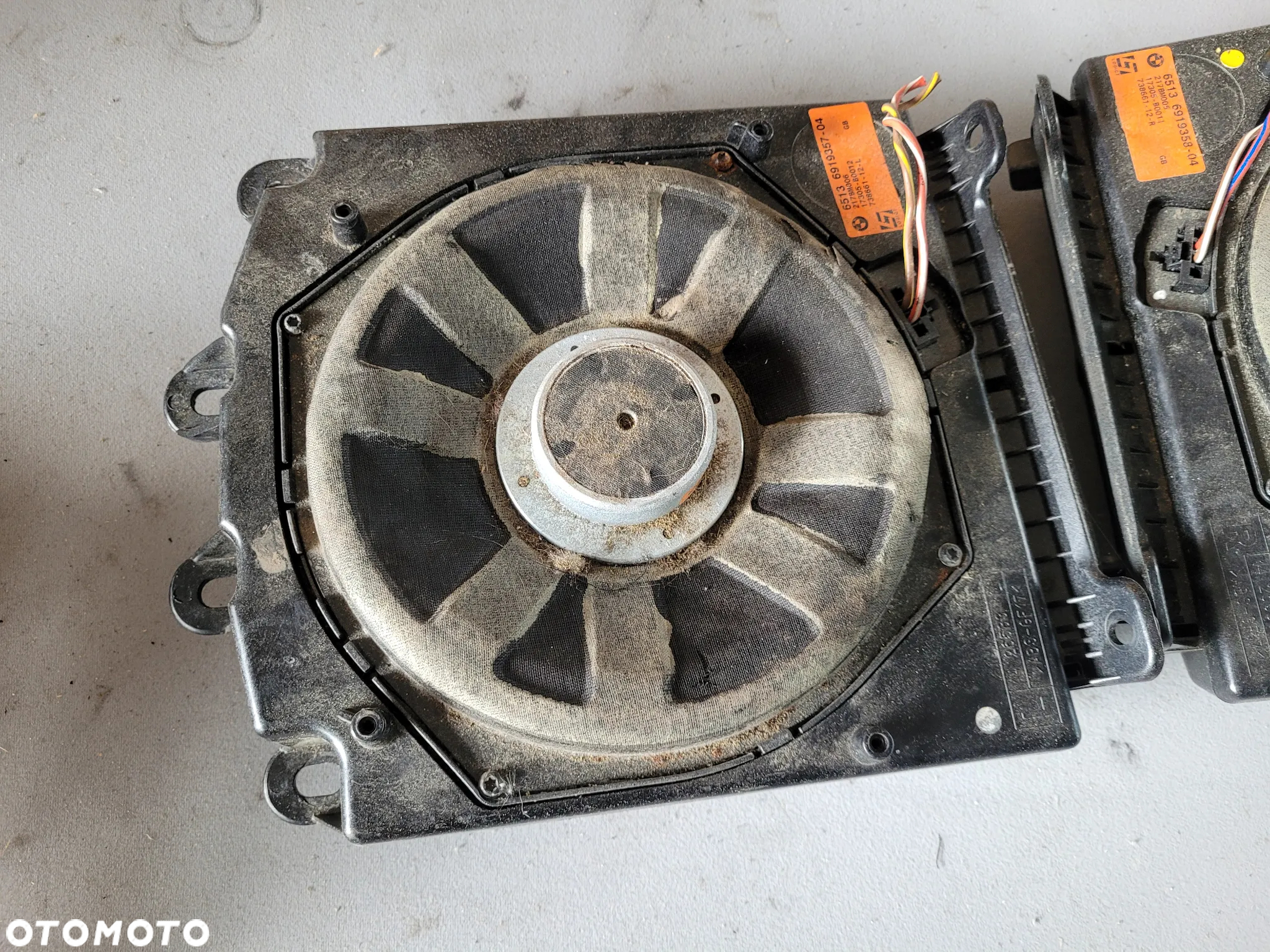 Głośnik niskotonowy subwoofer BMW E60 E61 2006r 6919357 6919358 Logic7 - 2