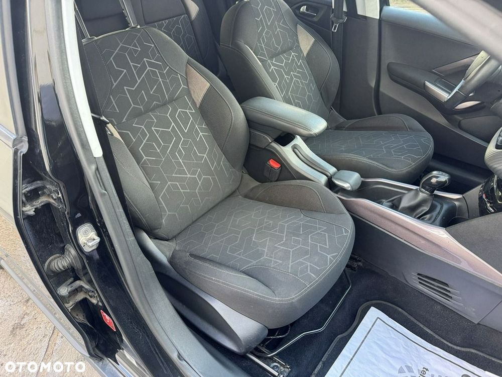 Peugeot 2008 - 12