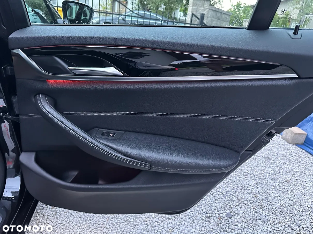BMW Seria 5 520d Sport Line - 33