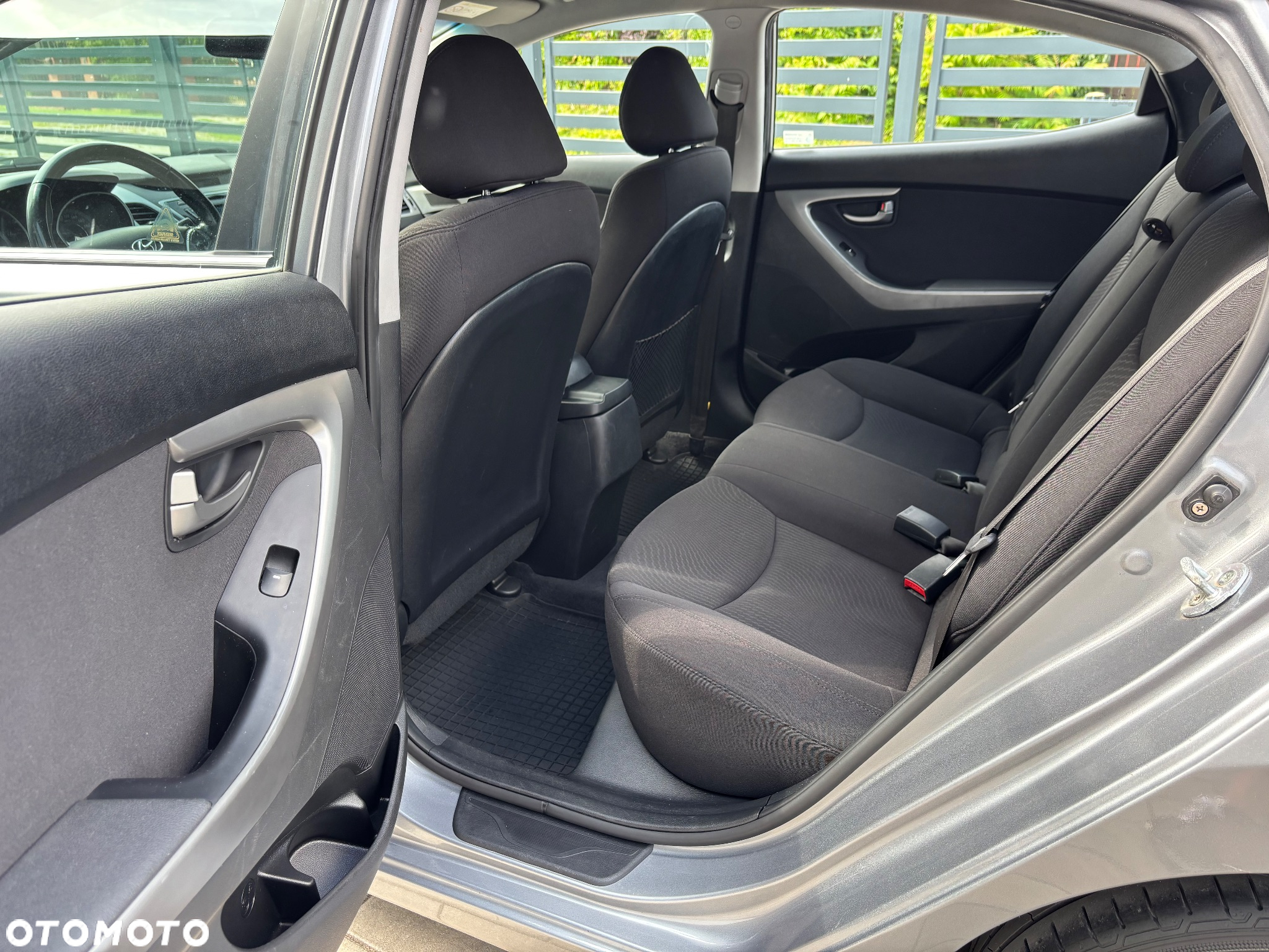 Hyundai Elantra 1.6 Comfort - 36