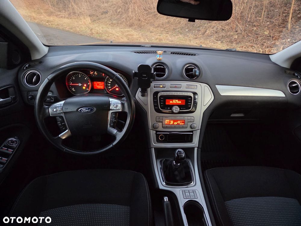 Ford Mondeo 2.0 TDCi Ambiente - 13