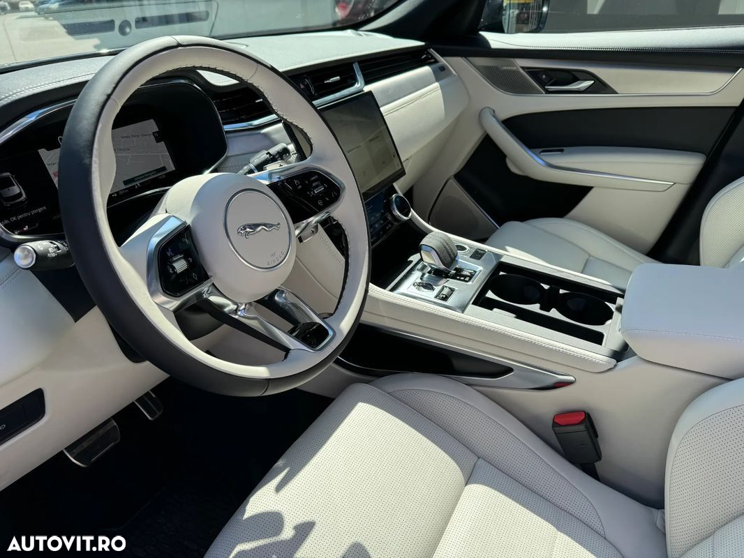 Jaguar F-Pace - 6