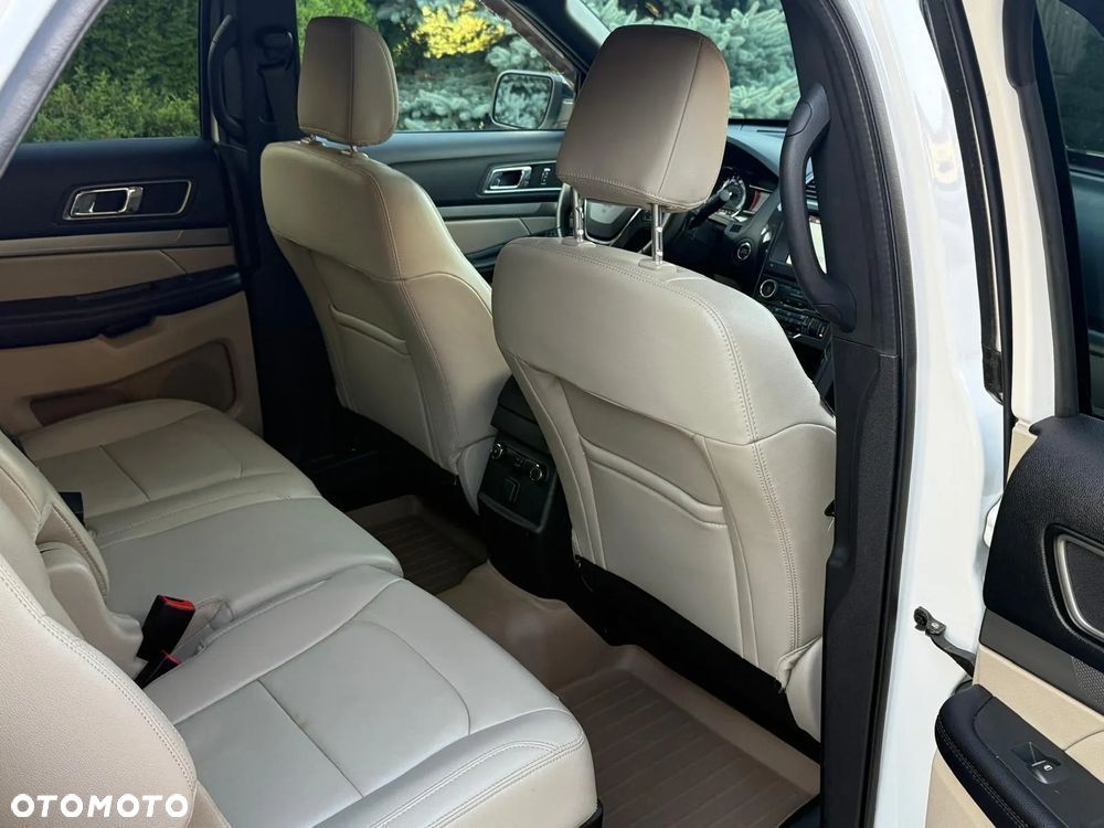 Ford Explorer - 12