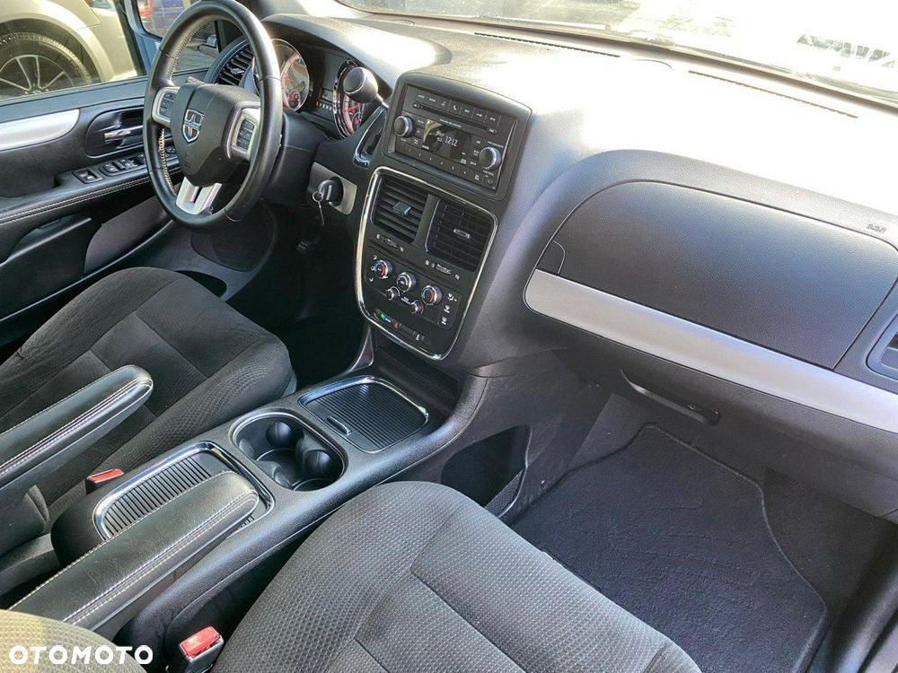 Dodge Grand Caravan - 16