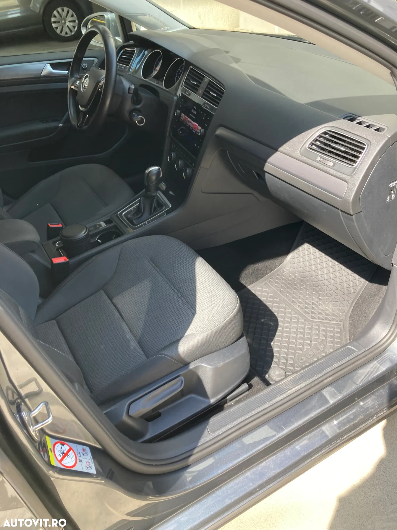 Volkswagen Golf - 16