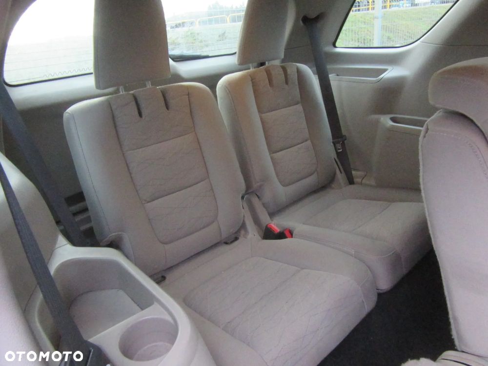 KANAPA FOTELE BOCZKI 7 osób Ford Explorer V 2013 r. - 7