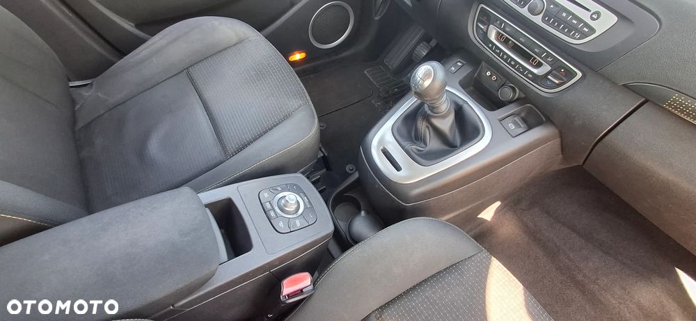 Renault Grand Scenic - 14