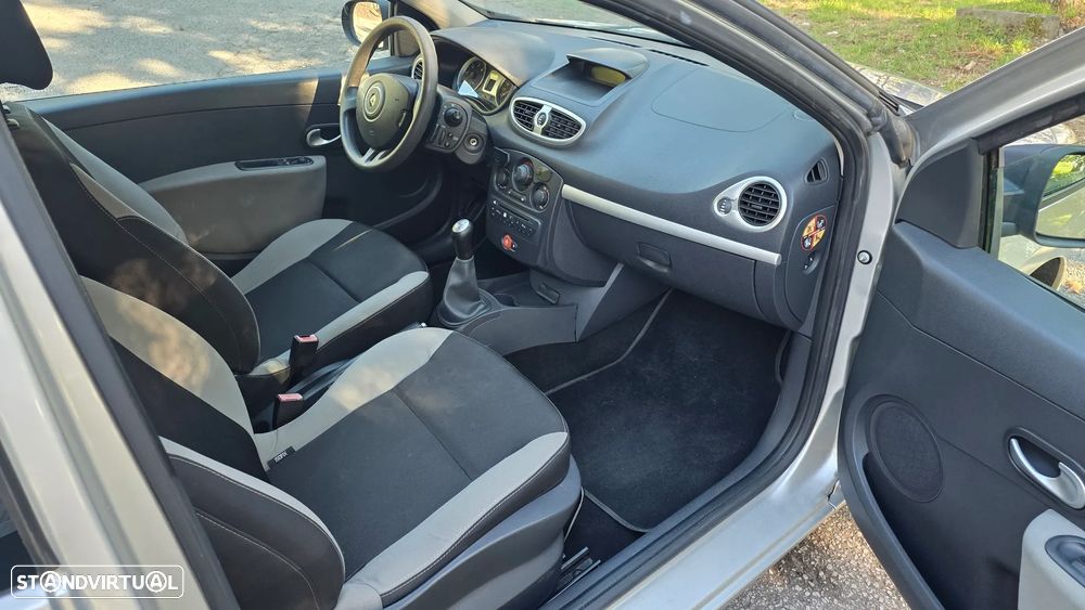 Renault Clio - 9