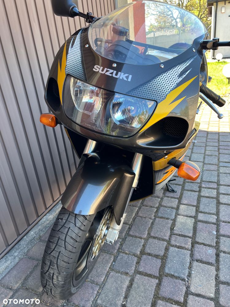 Suzuki GSX-R - 4
