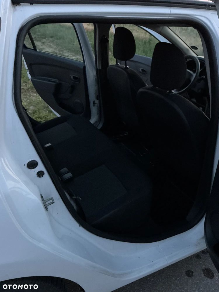Dacia Logan 1.2 16V Access - 12