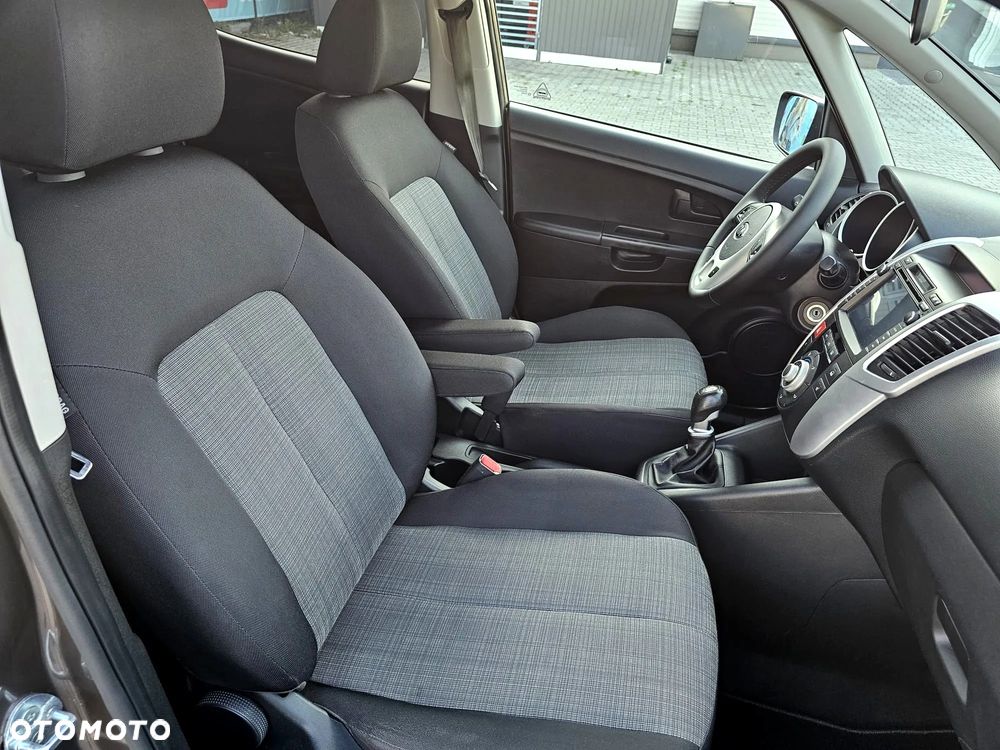 Kia Venga 1.6 CVVT Black Collection - 25