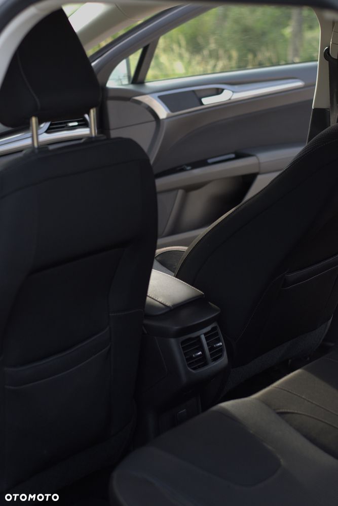 Ford Mondeo 2.0 EcoBlue Titanium - 13
