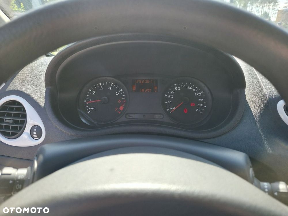 Renault Clio - 12