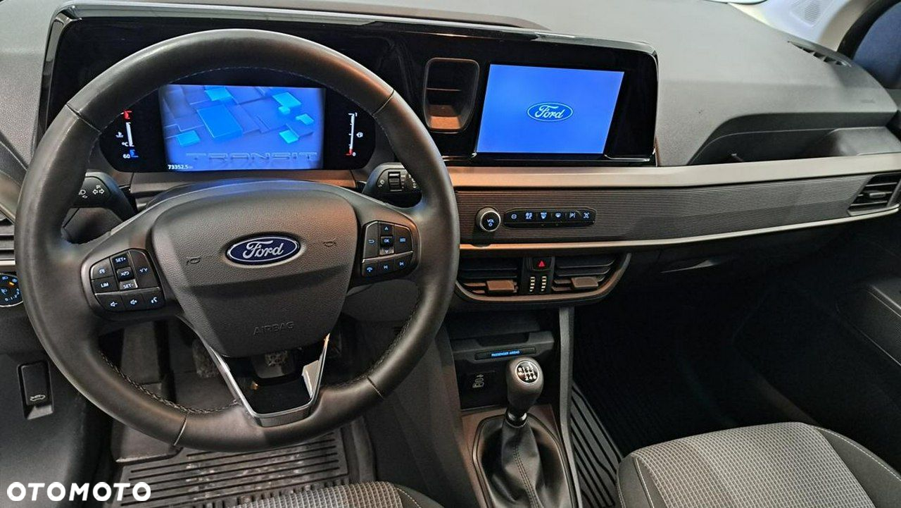 Ford Transit Courier - 8
